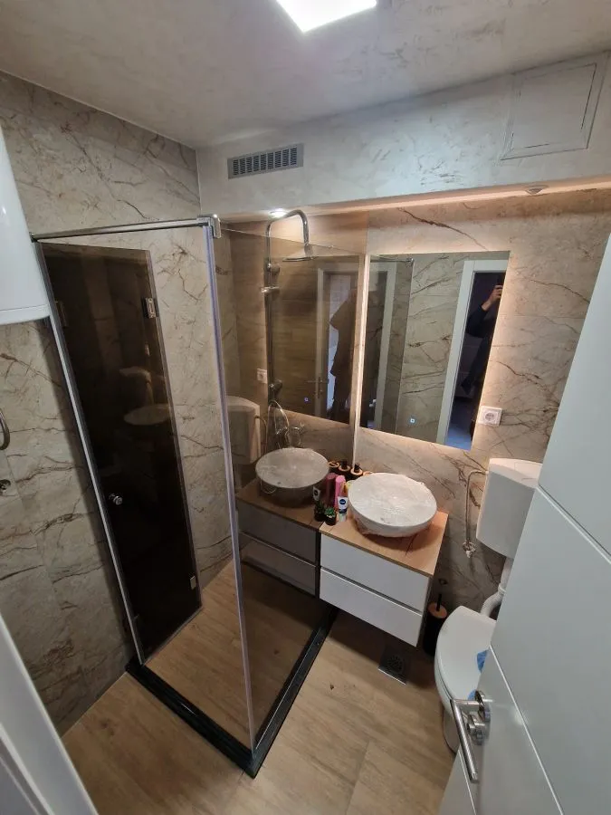 LED ogledalo po mjeri u kupatilu, inox okov, izrada StakloDom
